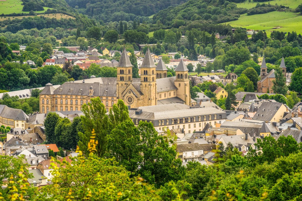 La ville et l'Abbaye d'Echternach au Luxembourg