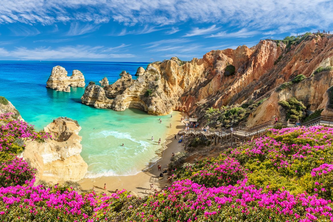 Paysage de Praia do Camilo, célèbre et belle plage en Algarve (Portugal)