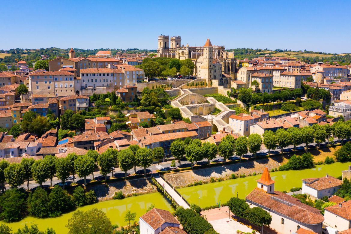 Vue panoramique de la ville d'Auch