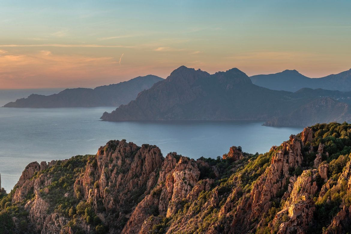 Paysage avec Calanques de Piana au coucher de soleil, Corse, France