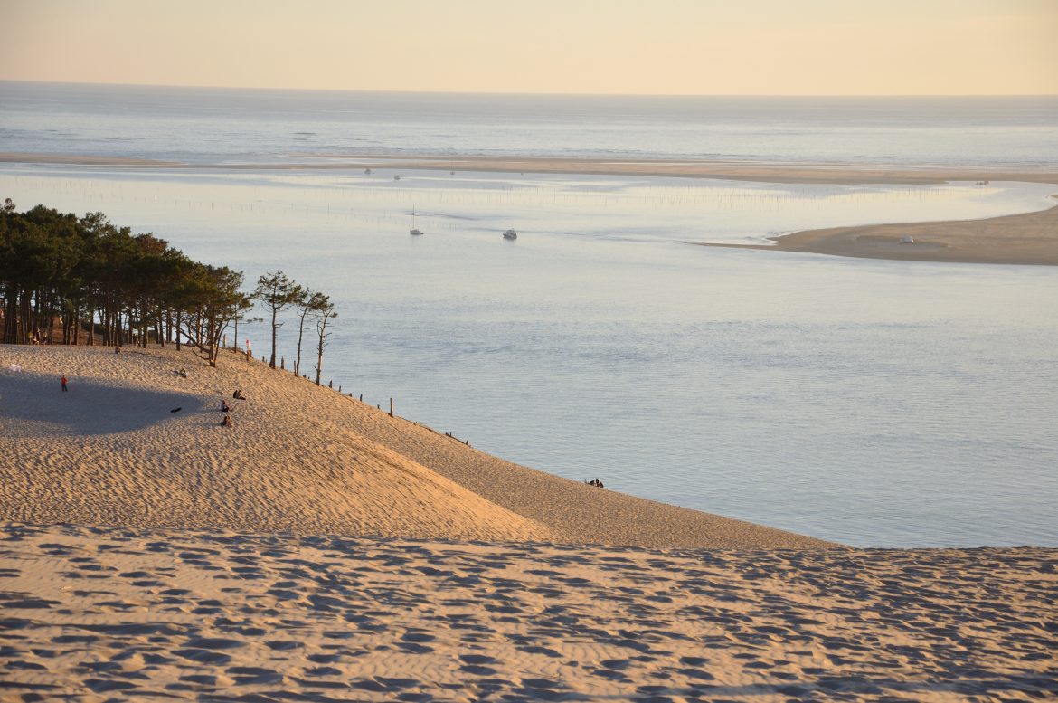 Coucher de soleil sur la Dune du Pilat dans le Bassin d'Arcachon