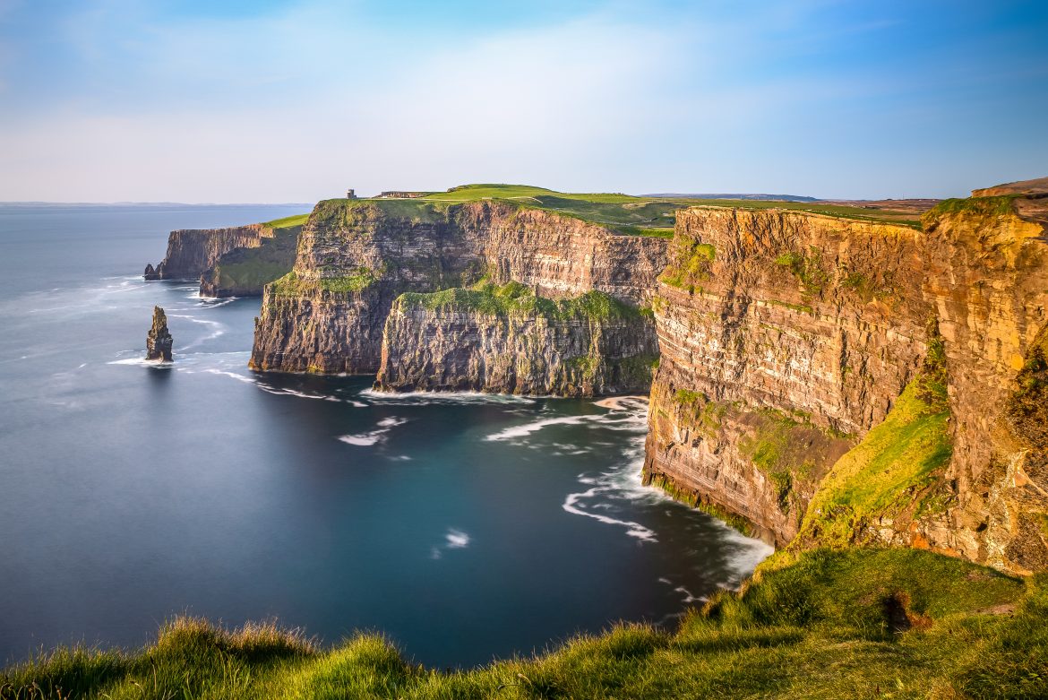 Falaises de Moher, Irlande, coucher de soleil, lumière du soleil, monument irlandais exceptionnel