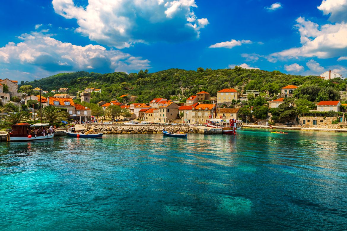 Île Elaphiti. L'île de Sipan située près de la ville de Dubrovnik. Village de Sudurad.