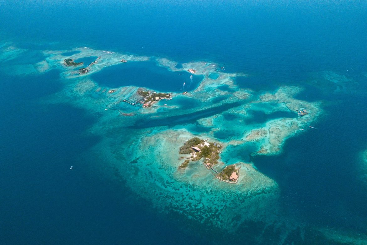 Vue aérienne sur les Îles Rosaire