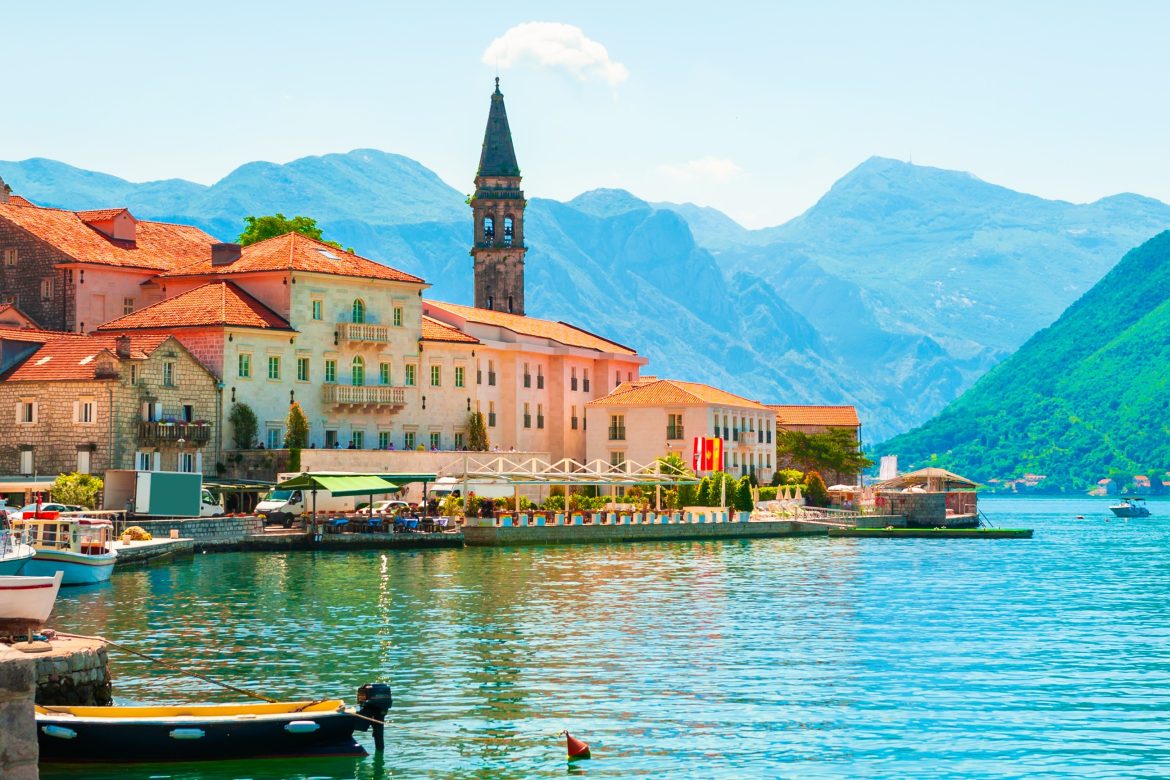 Magnifique vue de la ville de Perast dans la baie de Kotor, au Monténégro.