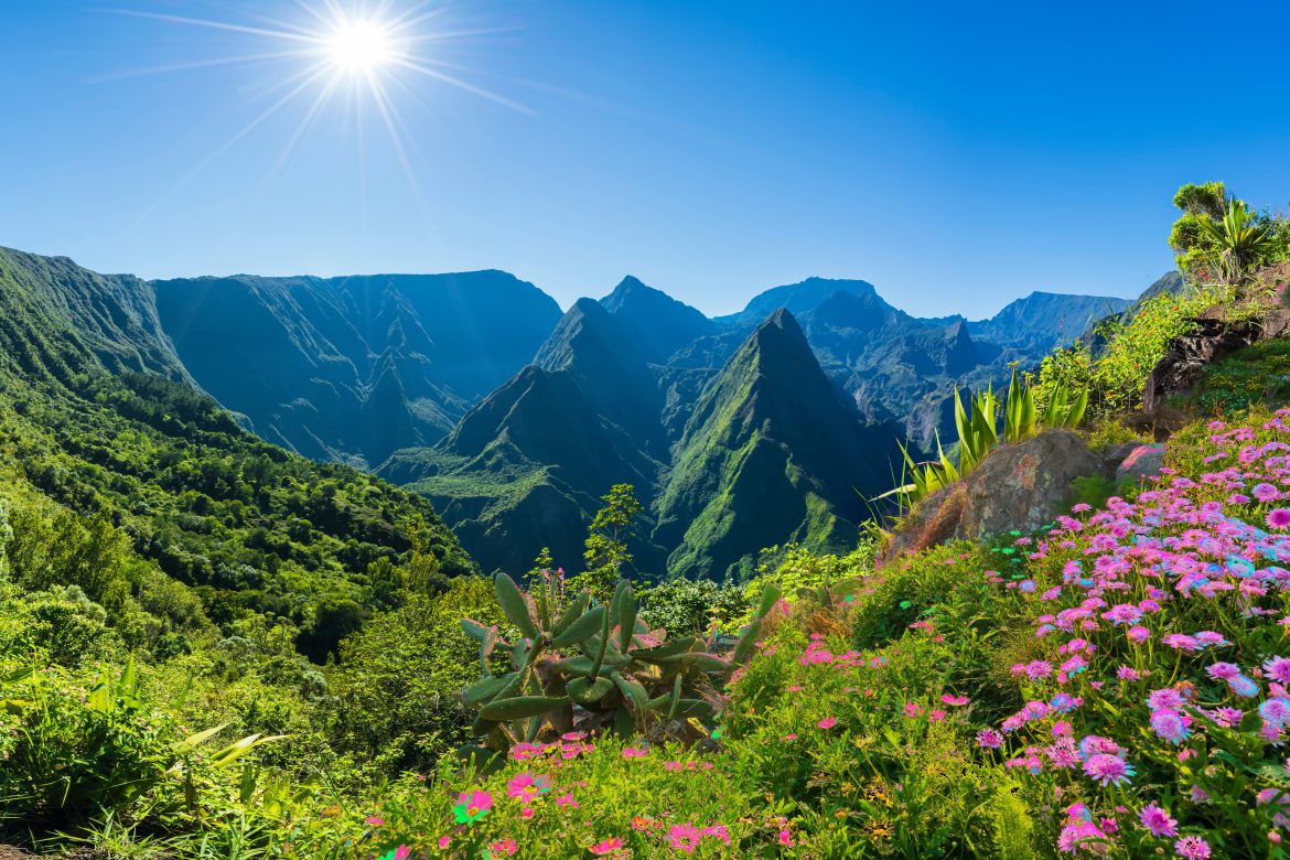 Panorama du Cirque de Mafate sur l'île de La Réunion, France