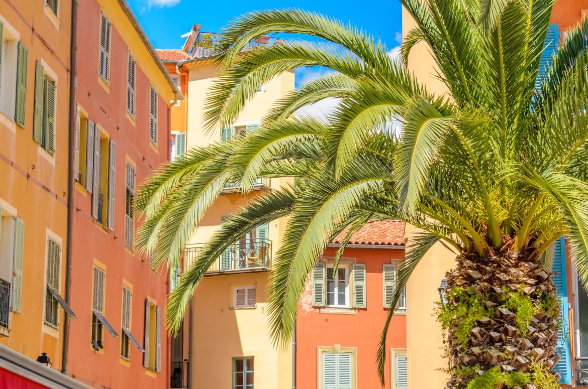 Rue colorée à Nice, Côte-d'Azur