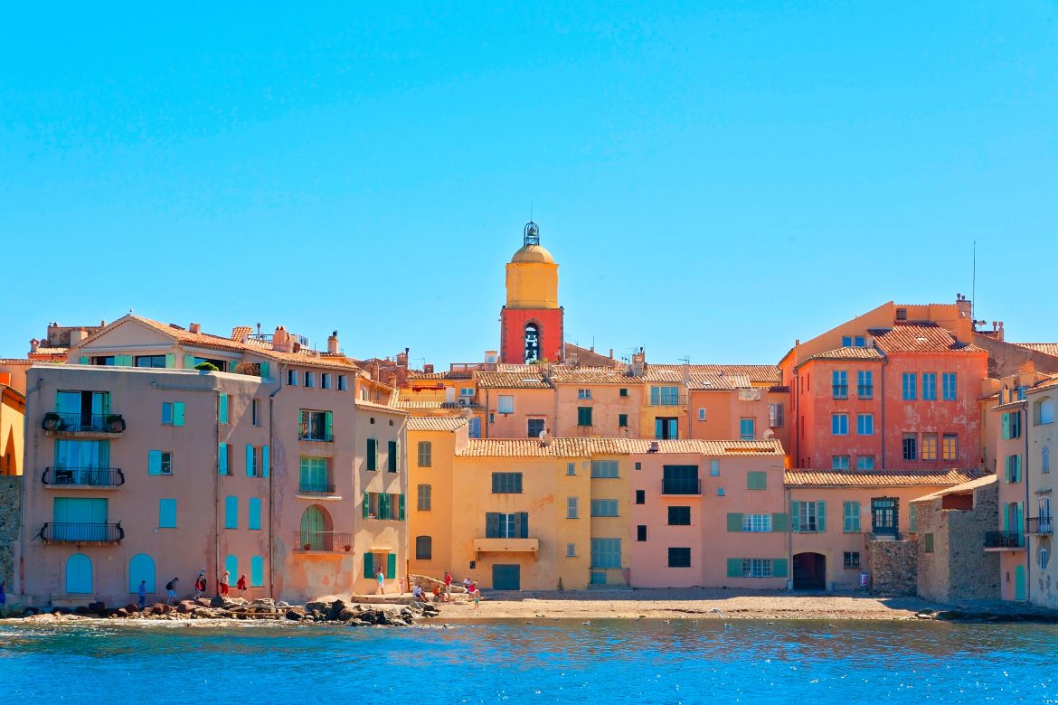 Saint-Tropez et ses maisons colorées