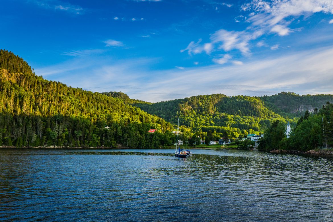 Lac à Sainte-Rose-du-Nord au Canade