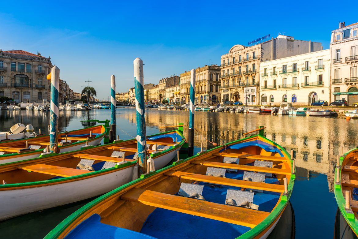 Canal Royal et ses barques à Sète