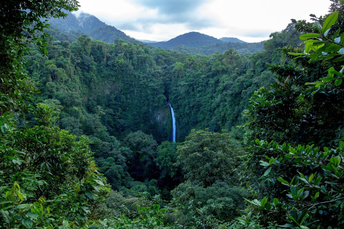 la fortuna waterfall La cascade de la Fortuna au Costa Rica
