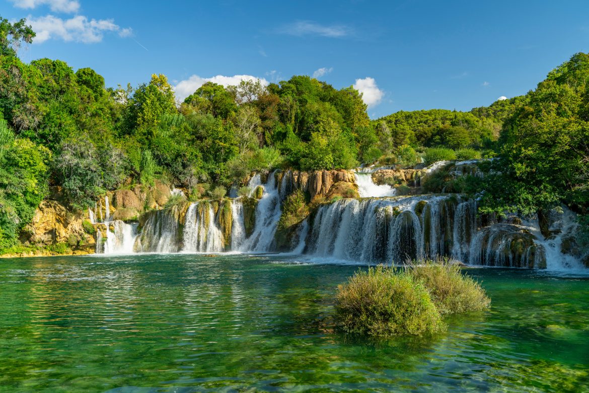 krka (1) Parc National de Krka, l’une des merveilles naturelles de la Croatie, véritable cadre enchanteur avec ses lacs et cascades