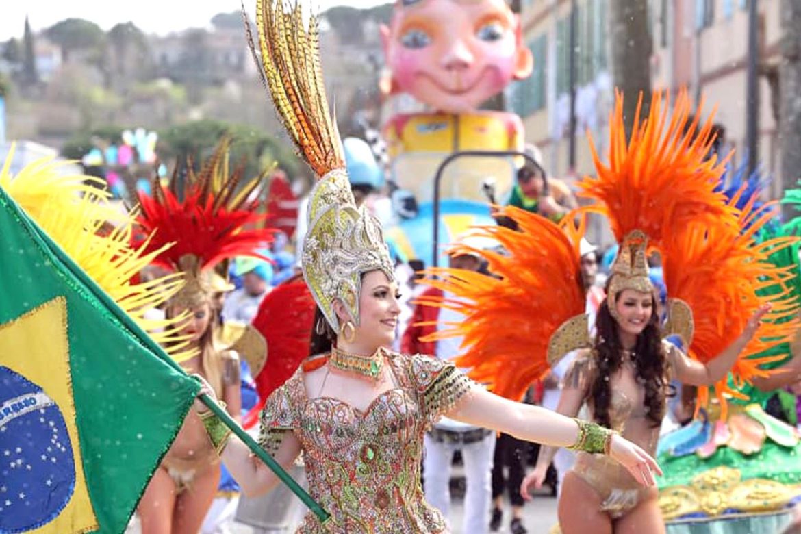 page 68 et 69 carnaval-albi1-1920x1080-f50_50 Carnaval d'Albi coloré et festif.