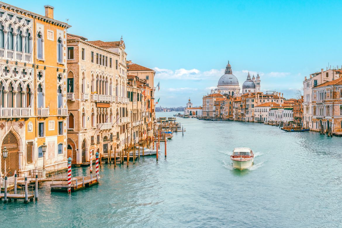 Grand Canal Panorama Splendor in Venice, Veneto, Italy - Travel Concept. Splendeur du panorama du Grand Canal à Venise
