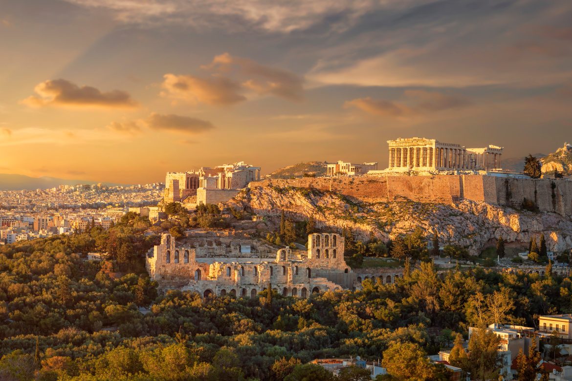 Akropolis of athens at sunset L'Acropole d'Athènes au coucher du soleil